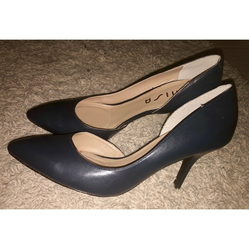 Unisa Heels in Navy Blue ✨💙
